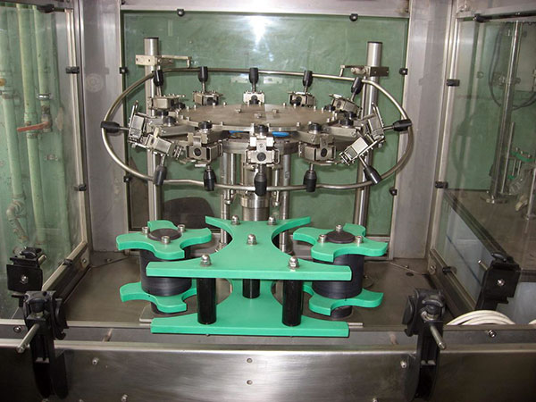 produzione, riparazione, assistenza di macchine e attrezzature per l'imbottigliamento di bevande e liquidi Polonia